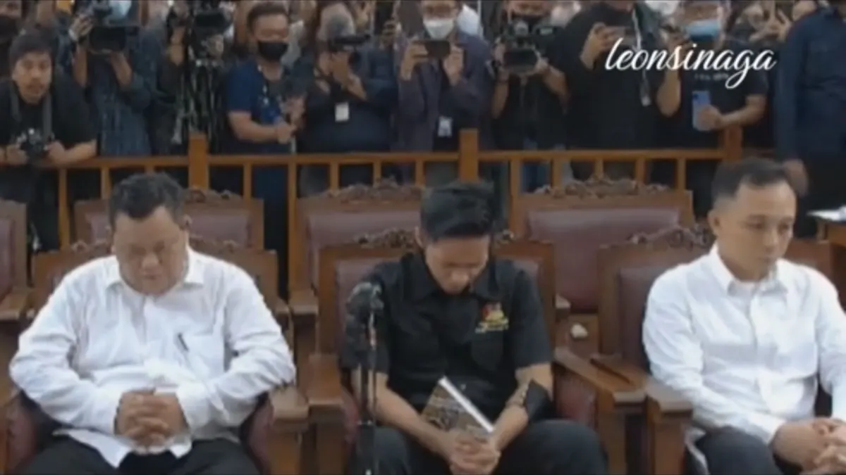 Bharada E, Bripka RR dan Kuat Maruf dipertemukan dalam sidang