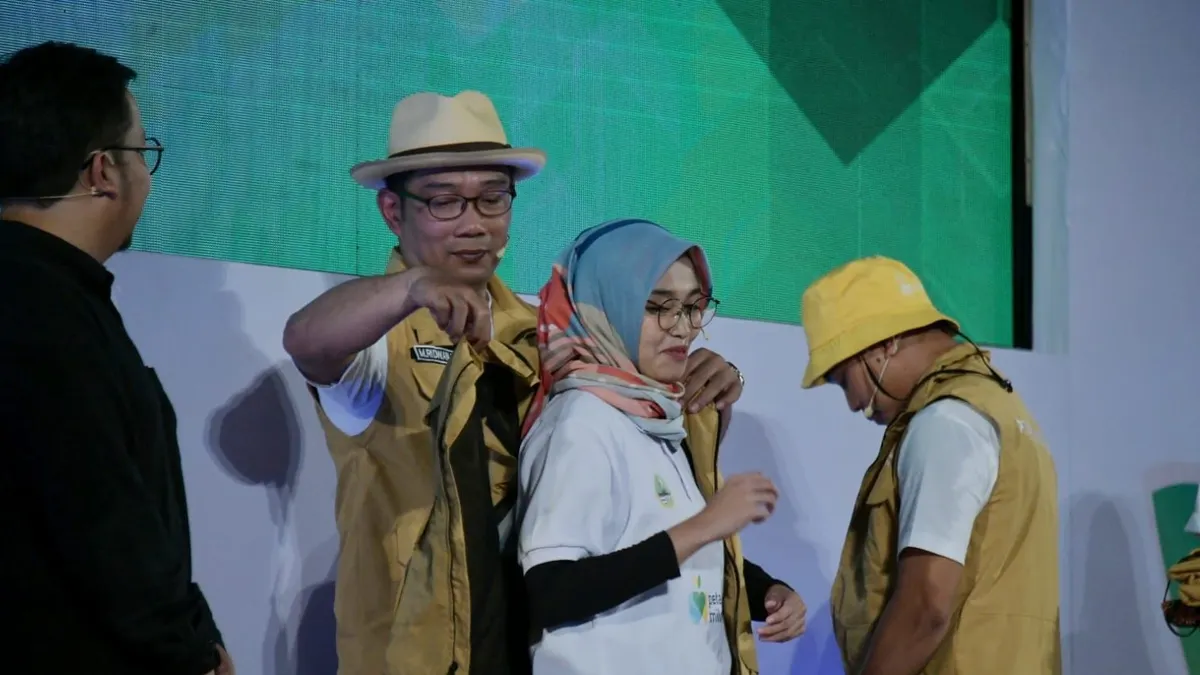 Gubernur Jawa Barat Ridwan Kamil mewisuda 1.249 petani milenial Angkatan I Program Petani Milenial di kampus Institut Pertanian Bogor, Kabupaten Bogor, Kamis (24/3/2022) kemarin.