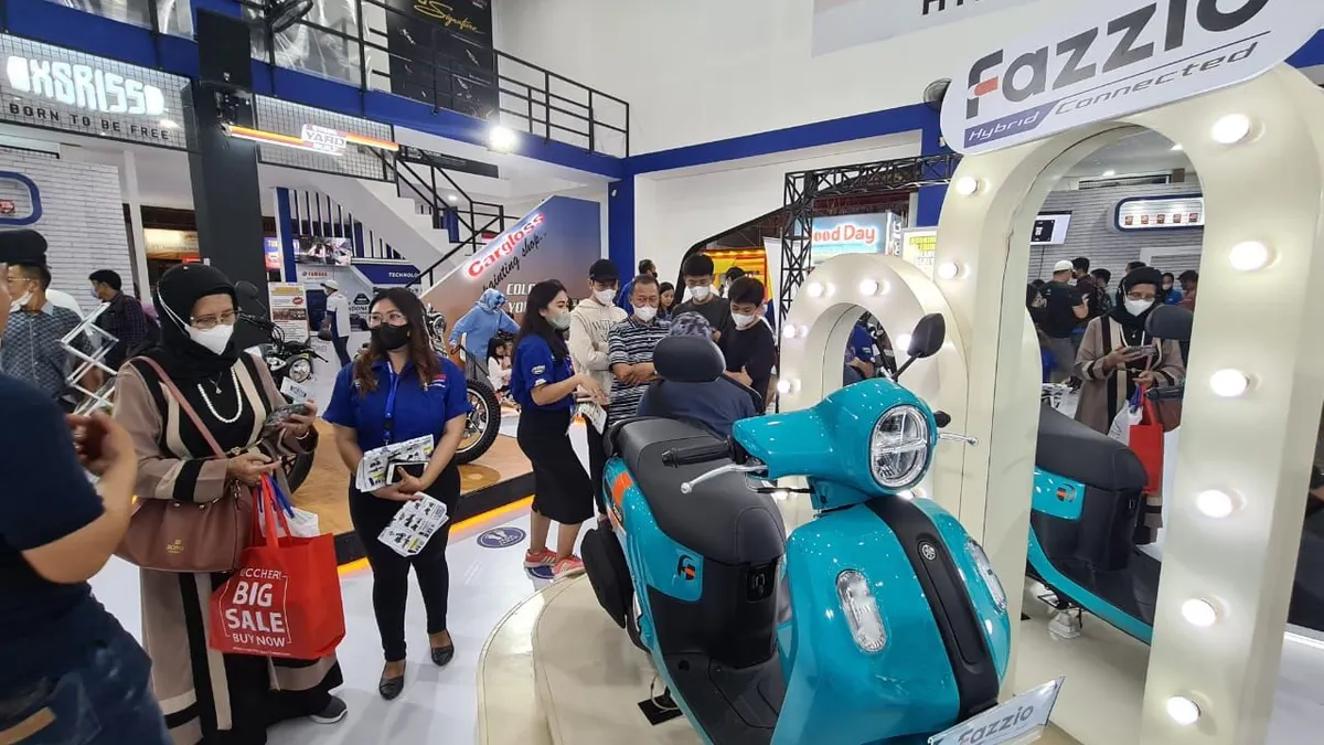 Yamaha Fazzio Hybrid-Connected sukses mendapat antusiasme tinggi dari ribuan pengunjung dan capai penjualan tertinggi di Jakarta Fair 2022.