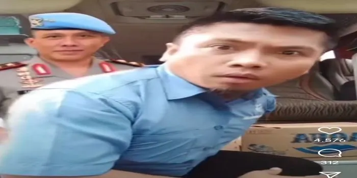 VIral seorang pria mirip ferdy sambo /@tante.rempong.official