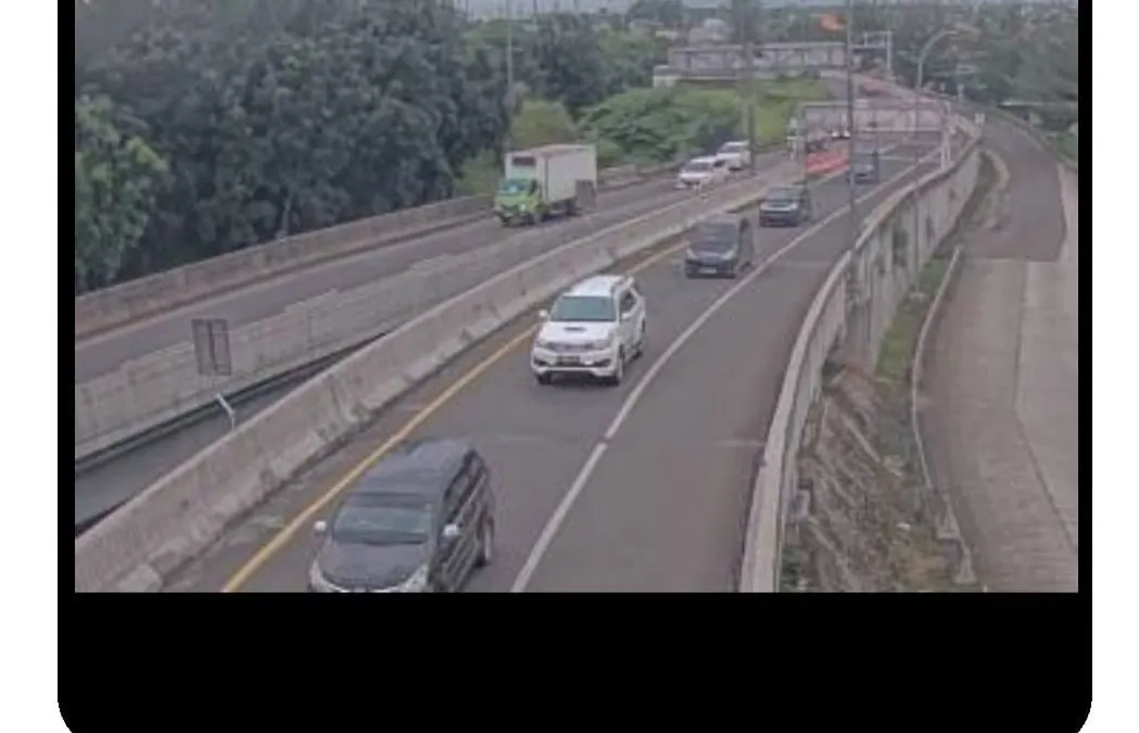 Tangkapan layar arus kendaraan di tol MBZ
