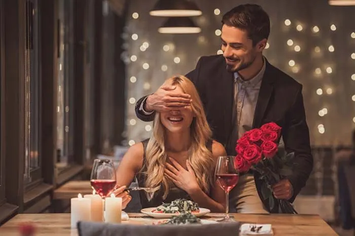 happy girlFriend Day, pasangan kekasih 