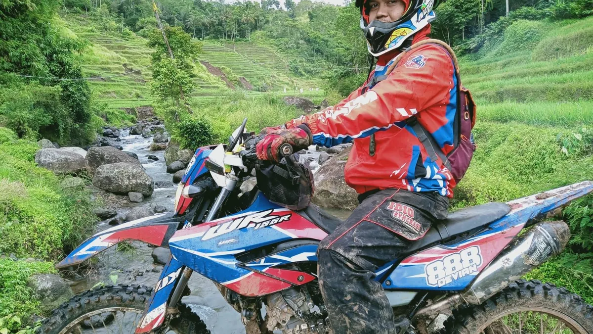 Jadi Bagian Keluarga bLU cRU Yamaha, Pengguna WR 155 R Nikmati Pelatihan Off road. (dok. Yamaha)