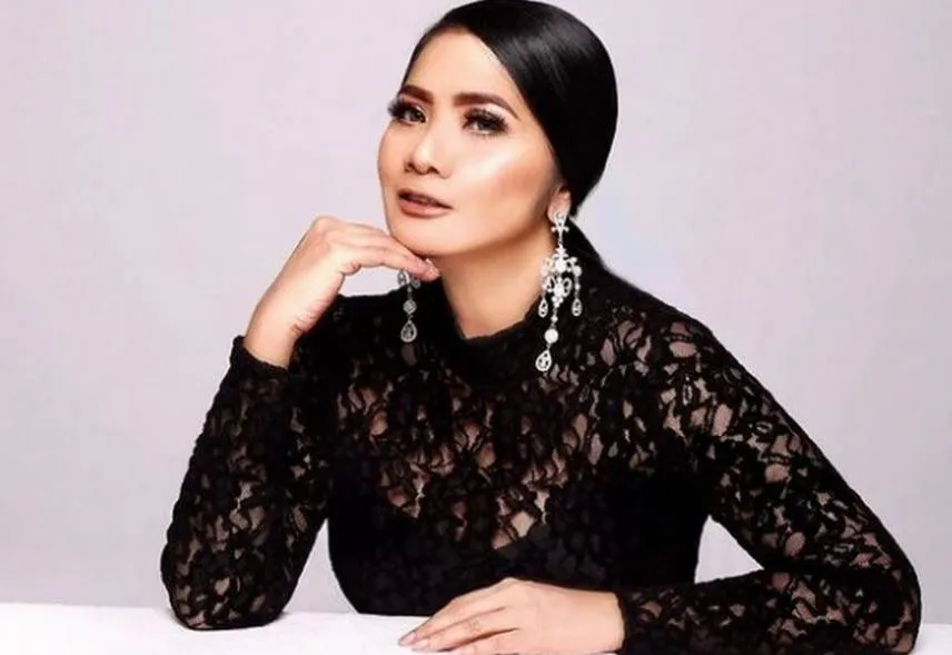 Vina Panduwinata penyanyi lagu September Ceria