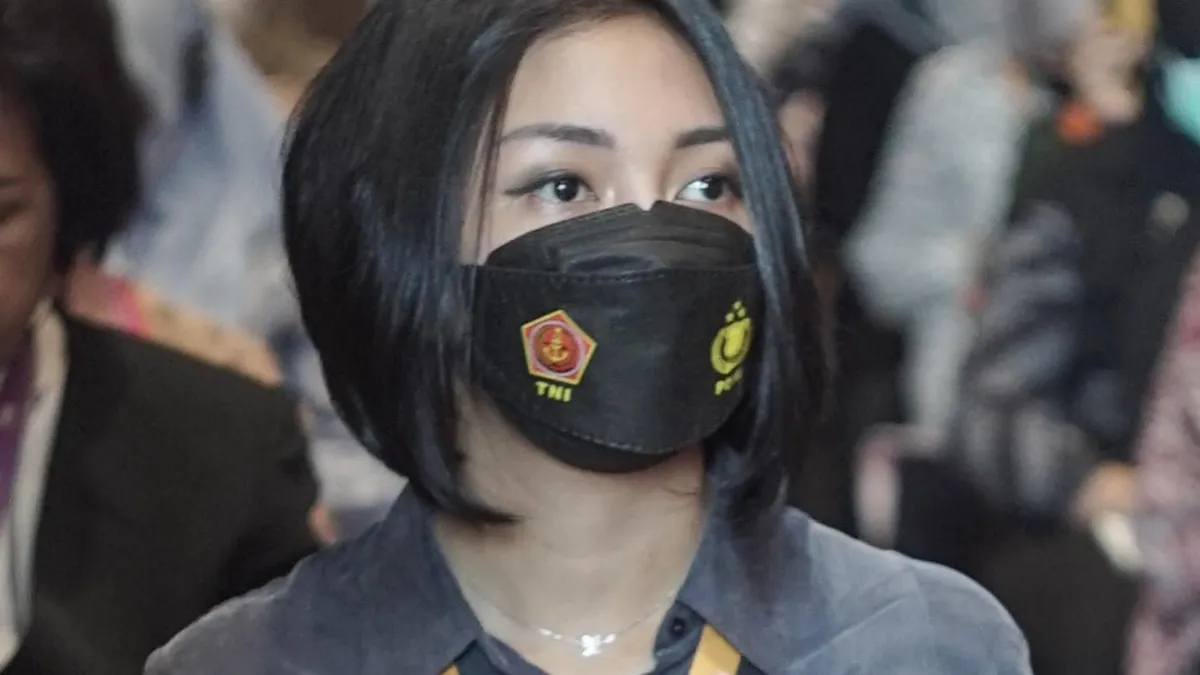AKP Rita Yuliana digosipkan memiliki suami sah bernama Komang Yogi Arya Wiguna yang juga seorang polisi.