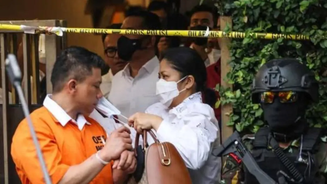 Ferdy Sambo dan Putri Chandrawati saat lakukan rekonstruksi kematian Brigadir J.