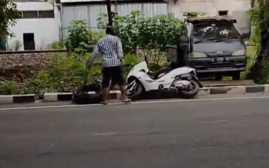 Viral Pria di Surabaya Diduga Curi Kabel PT KAI, Warga yang Merekam Diancam Akan Dibunuh