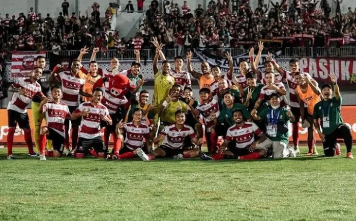 Madura United akan berlaga dengan Bhayangkara FC.