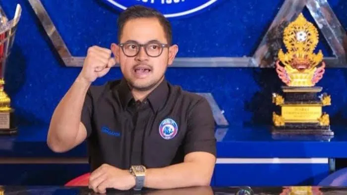 Gilang Widya Pramana atau Juragan 99 mengundurkan diri sebagai presiden Arema FC.