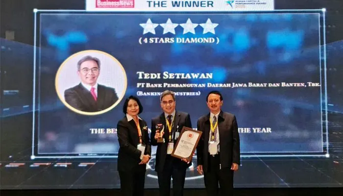 Sukses Kelola SDM bank bjb, Tedi Setiawan Raih The Best Human Capital Director Of The Year 2022