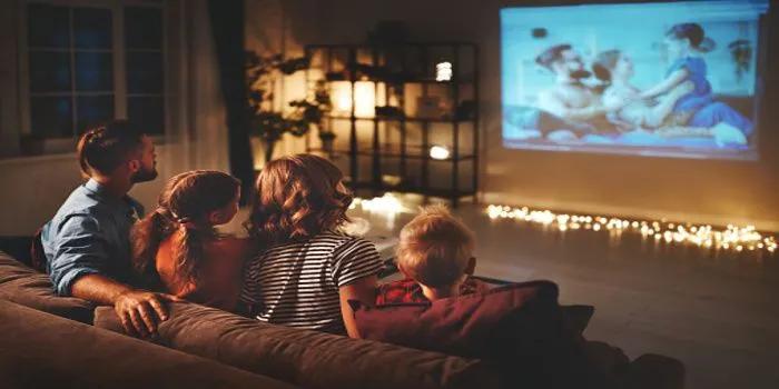 Manfaat Nonton Film Bagi Perkembangan Anak
