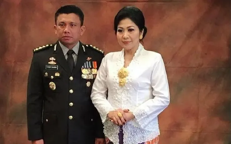 Terpopuler! Seragam Ferdy Sambo Diurus Sosok Ini hingga Putri Candrawathi Goda Ajudan