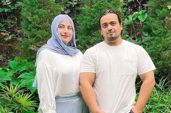 Video klarifikasi Youtubers Tasyi dan pembelaan sang suami, Syech Zaki menjadi perbincangan hangat di masyarakat.