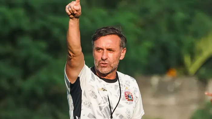 Pelatih Persija Jakarta, Thomas Doll, memprediksi bahwa Brasil akan menjadi juara dalam ajang Piala Dunia 2022.