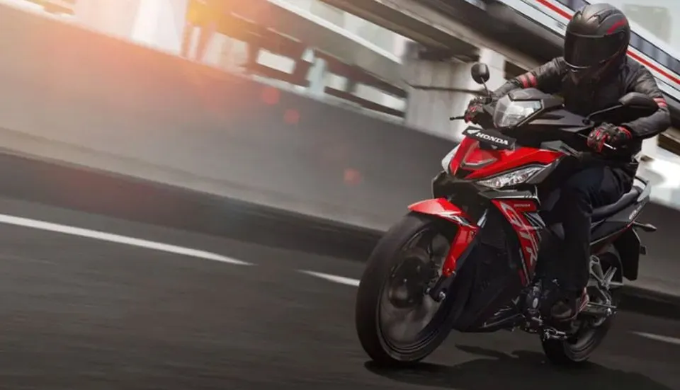 Honda Supra GTR.