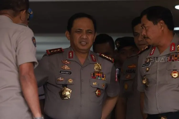 Wakapolri Komjen Gatot Eddy Pramono Terkonfirmasi Positif Covid-19 (suara.com)