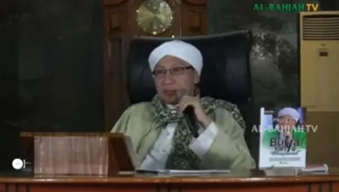 Hukum Minum Obat Kuat sebelum Berhubungan Suami Istri menurut Buya Yahya