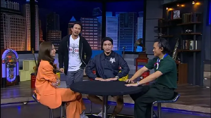 mahalini dan Rizky Febian saat  menjadi bintang tamu di Tonight Show