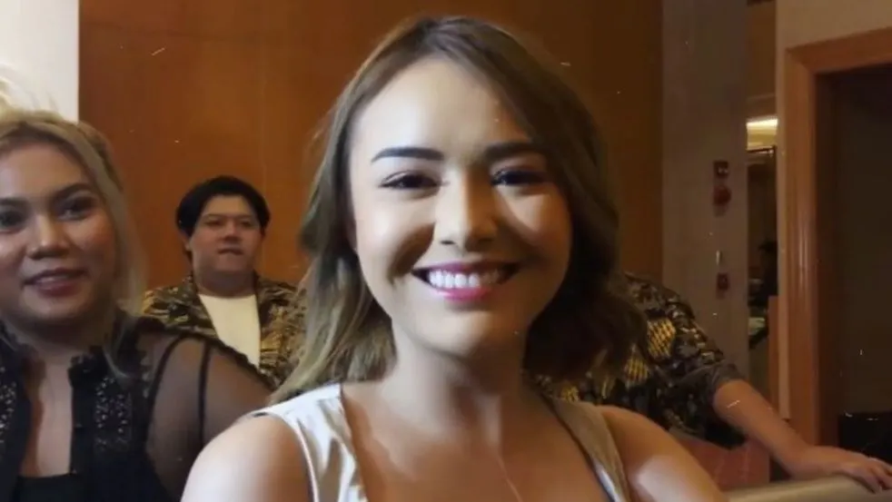 Tampil Seksi di Pernikahan Glenca Chysara, Amanda Manopo Didukung Fans