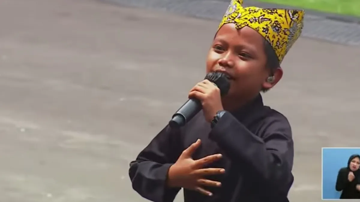 Potret Lawas Farel Prayoga Saat Ngamen bareng Ayahnya Sebelum Viral Nyanyi di Istana Negara