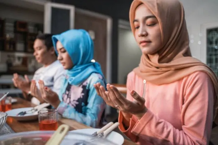 Simak jadwal Puasa Tarwiyah 2022 menjelang Idul Adha 1443 Hijriah, lengkap dengan bacaan niatnya.