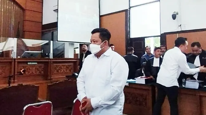 Yogi menyatakan bahwa Kuat Ma&rsquo;ruf sempat menitipkan dua buah pisau tak lama setelah Brigadir J terbunuh.