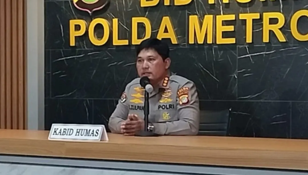 Kabid Humas Polda Metro Jaya, Kombes Pol Endra Zulpan memberikan keterangan pers.