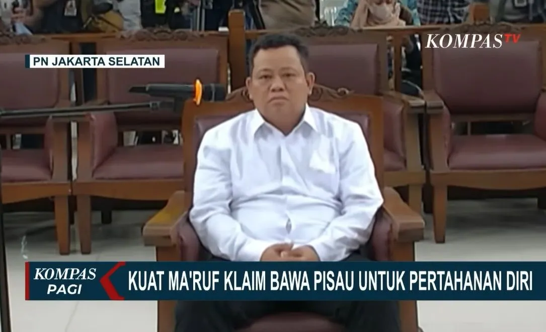Terdakwa perkara pembunuhan berencana terhadap Brigadir J alias Yosua, Kuat Ma'ruf saat sidang pembacaan eksepsi di Pengadilan Negeri Jakarta Selatan