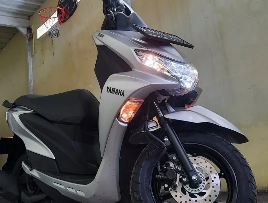 Apabila motor jarang dipakai usahakan setiap hari dinyalakan (warm up), setidaknya pagi hari antara 5-10 menit. Tujuannya agar baterai terisi (charged) dan oli mesin bersirkulasi.