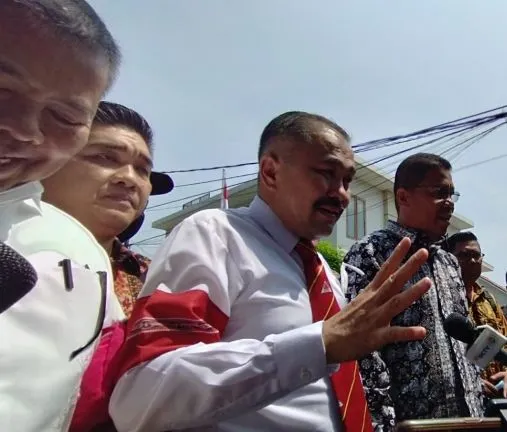 Kuasa hukum keluarga Brigadir J, Kamaruddin Simanjuntak beri keterangan. 