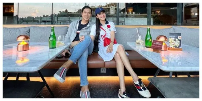 Kisah Cinta Sandra Dewi Ini Bak Cerita Dongeng, dari Sang Mantan yang Memaksa hingga Suami Idaman!