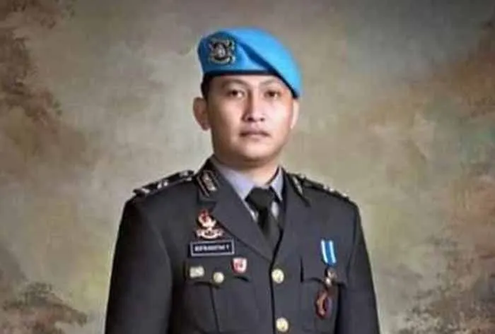 Harusnya, hari ini Brigadir J diwisuda