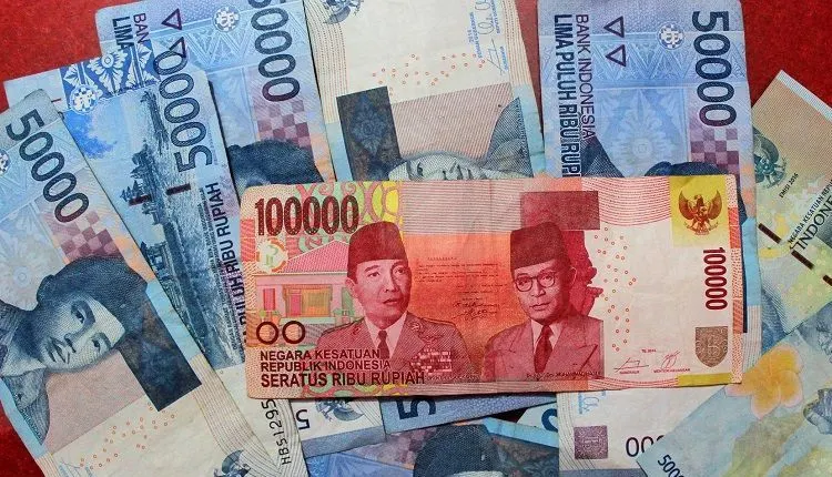 Foto: Ilustrasi. Cek penerimaan BSU 2022 dengan login di link Kemnaker dan BPJS ketenagakerjaan, BLT Subsidi Gaji Rp1 juta cair kepada pekerja yang memenuhi kriteria ini. /Pixabay/EmAji