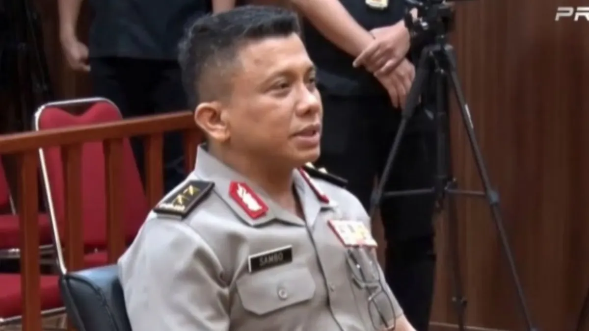 Penampilan Perdana Ferdy Sambo Usai Ditetapkan Tersangka