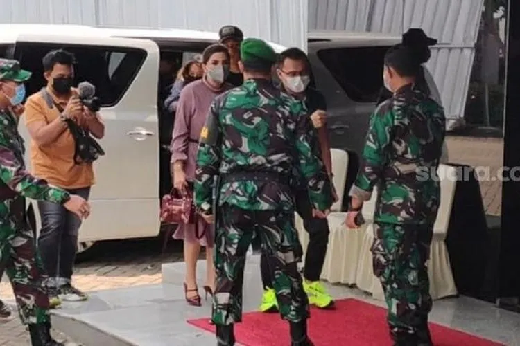 Sejumlah figur ikut disuntik vaksin nusantara di RSPAD Gatot Subroto, Jakarta. (Suara.com/Bagaskara).