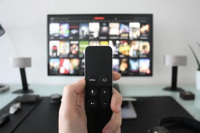 Ilustrasi cara pasang set top box Matrix Apple.