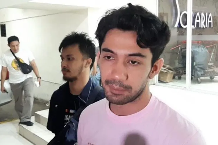Reza Rahadian [Suara.com/Evi Ariska]