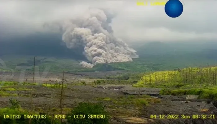 Awan Panas Gunung Semeru Memang Mereda, Namun Warga Diminta Waspada Potensi Banjir Lahar!