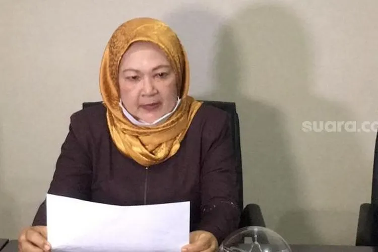 Rosmawaty Ginting, seorang perempuan yang mengaku pernah jadi istri Hotma Sitompul [Suara.com/Yuliani].