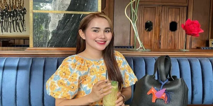  Transgender Isa Zega Bongkar Masa Lalu Bersama Rizky Billar, Begini Ceritanya/ Instagram/@zega_rea