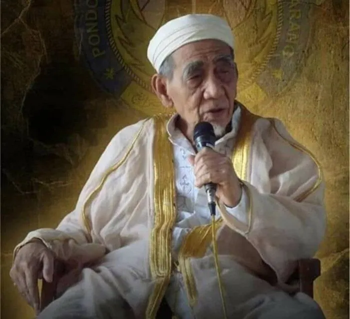 7 Karomah Mbah Moen