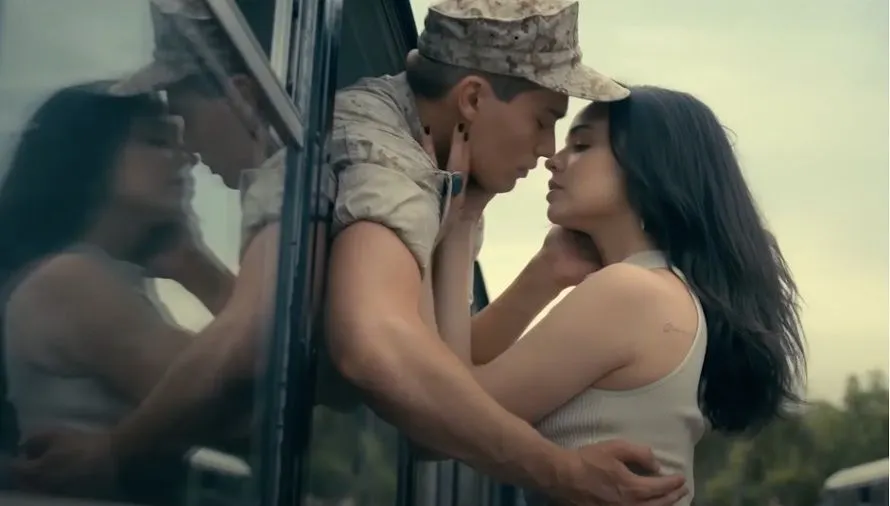 Link Download Film Purple Hearts Full Movie yang Tayang di Netflix, Kisah Pernikahan Kontrak Cassie dan Luke
