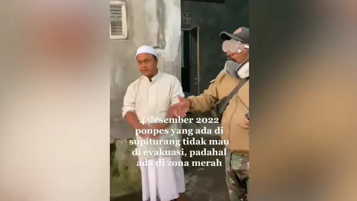 Viral! Seorang Ustadz Tolak Ajakan Evakuasi Gugusan Gunung Semeru oleh Petugas