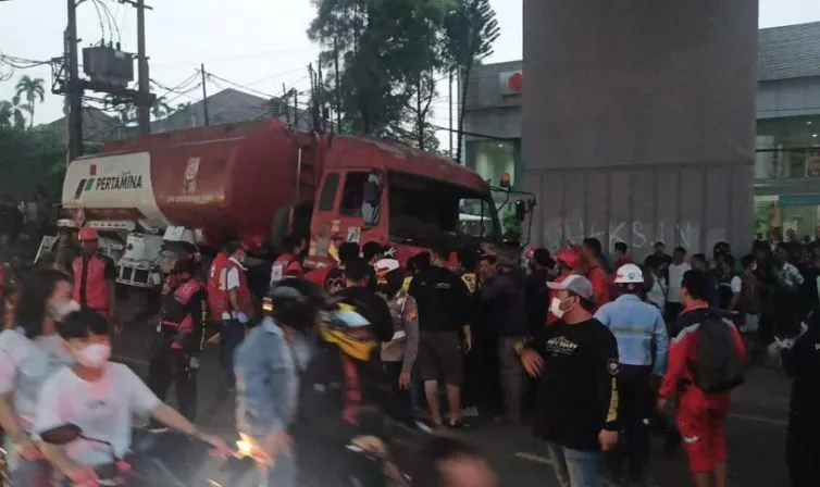 Sopir dan Kernet Truk Tangki Pertamina Kecelakaan Maut di Cibubur Ditetapkan Tersangka