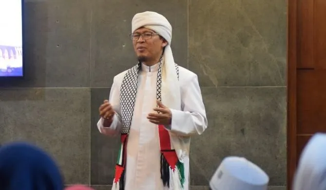 Pendakwah senior sekaligus pendiri Daarut Tauhid, KH Abdullah Gymnastiar (Aa Gym).