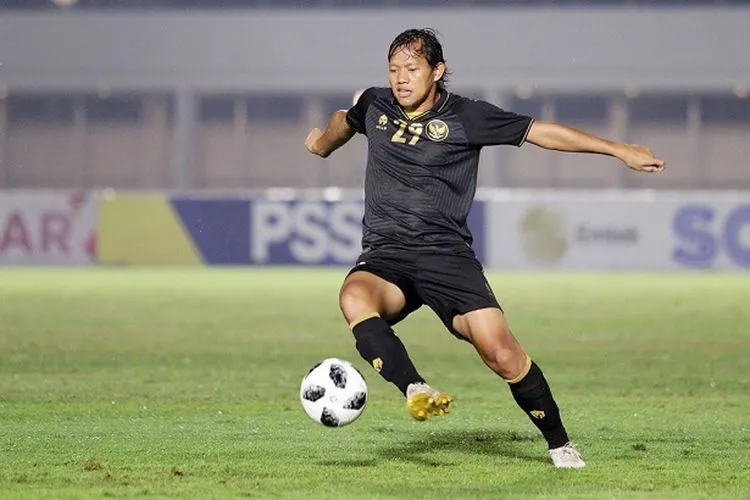 Gelandang Timnas Indonesia Adam Alis saat melawan Bali United, Minggu (7/3/2021). (dok PSSI)