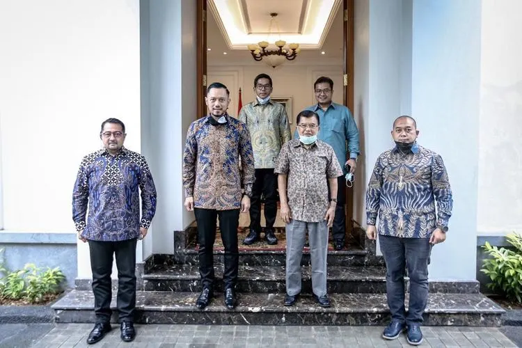 Agus Harimurti Yudhoyono saat bertemu Jusuf Kalla (dok AHY)