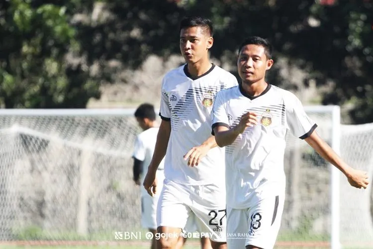 Evan Dimas sudah mengikuti sesi latihan bersama tim di Stadion UNS, Kota Solo, Selasa (16/3/2021). (dok Bhayangkara Solo FC)
