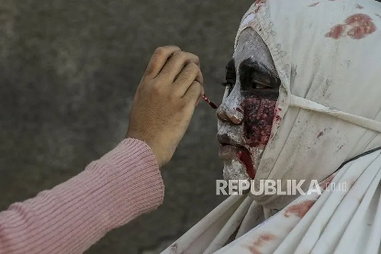 Ilustrasi dandan pocong.  Foto: Republika/Putra M. Akbar