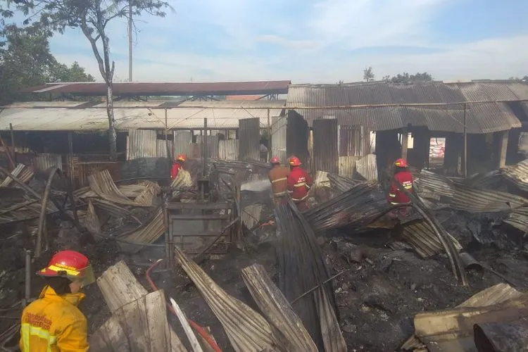 kebakaran lapak rongsok (dok. Damkar Bogor)